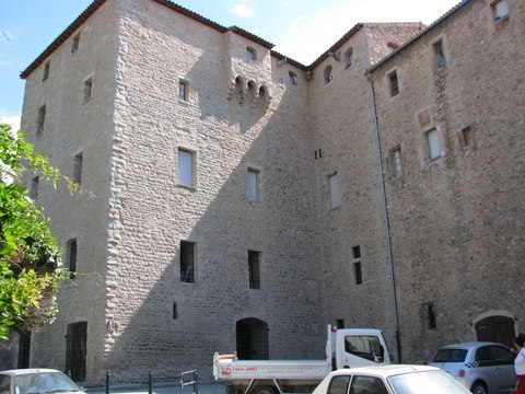 Visite complète du chateau de Trets