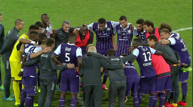 La communion victorieuse des Violets avec le Stadium !