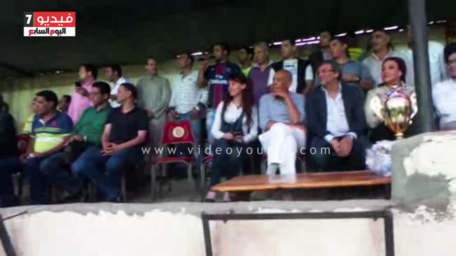 بالفيديو.. خالد يوسف يقود مباراة كرة قدم بين نواب البرلمان وأهالى كفر شكر