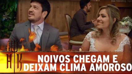 Noivos chegam ao restaurante e deixam clima amoroso