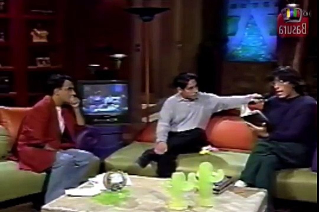 ESTE CONDUCTOR SE PASO POR HABERSE REIDO DE ESTE GRAN POETA MIRA SU REACCION