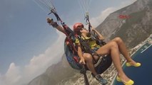 Tatilde Yamaç Paraşütü Yapan Turist Havada Korku Dolu Anlar Yaşadı