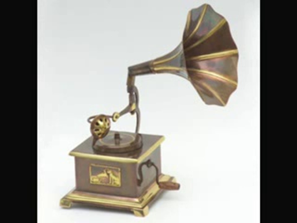 Türk sanat müziği bence tamamen  tekke ve tarikat müziğinden türeme. Hepsinin de aslı doğu roma müziği ermeni, rum vs)