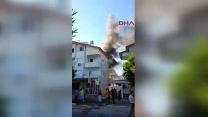 Manavgat'ta Apartmanın Çatı Katı Yandı