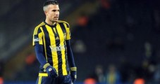 Robin van Persie, Ağrıları Olduğunu Söyleyerek İdmanlara Çıkmıyor