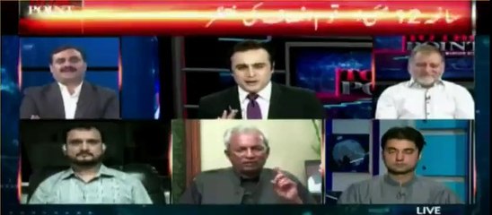 Intense fight between Shaukat Basra and Nihal Hashmi in a live show - Watch complete video