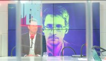Questions politiques : faut-il pardonner à Edward Snowden ?