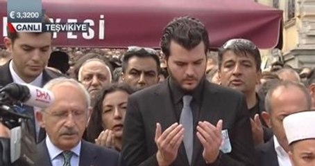 Tarık Akan Son Yolculuğuna Uğurlanıyor