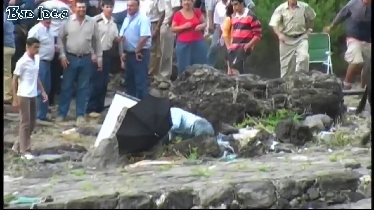 Funny Videos 2016 bullfighting festival the dangers of bull