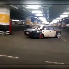 Çılgın Lada Kolonu Costuruyor -)