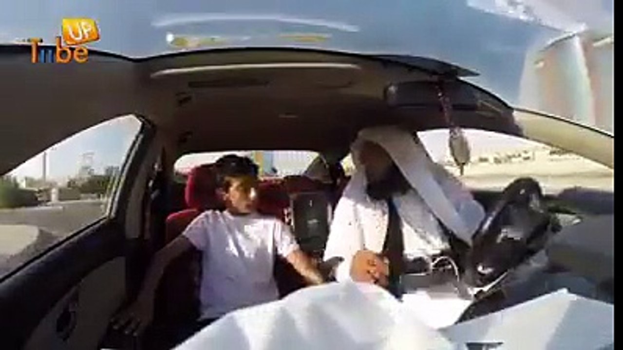 كاميرا خفية ولا أروع ههه بقا فيا غير الدري الصغير