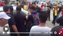 Video: Warga asing ragut rantai emas teruk dipukul