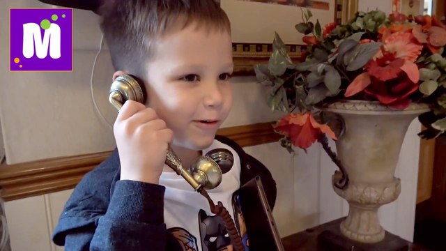 ВЛОГ Катя и Макс едем на машине с правым рулем в Альтон Тавер покупаем еду на заправке и какашки на подушке видео 2016