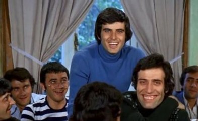 Tarık Akan, "Küs Ayrıldık" Dediği Kemal Sunal'a Kavuştu