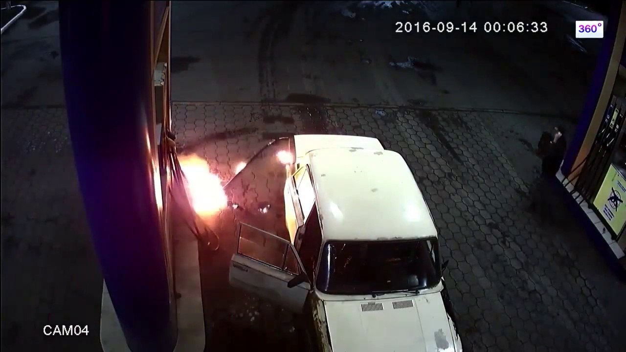 Mauvaise blague à la station service. Ces russes sont débiles!