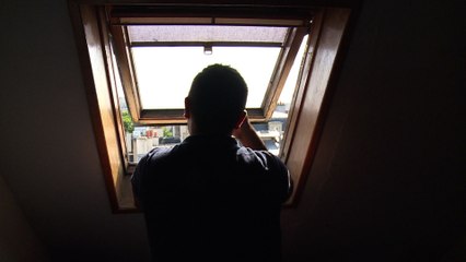 Paris : vivre dans une cage à poules, un quotidien pour beaucoup