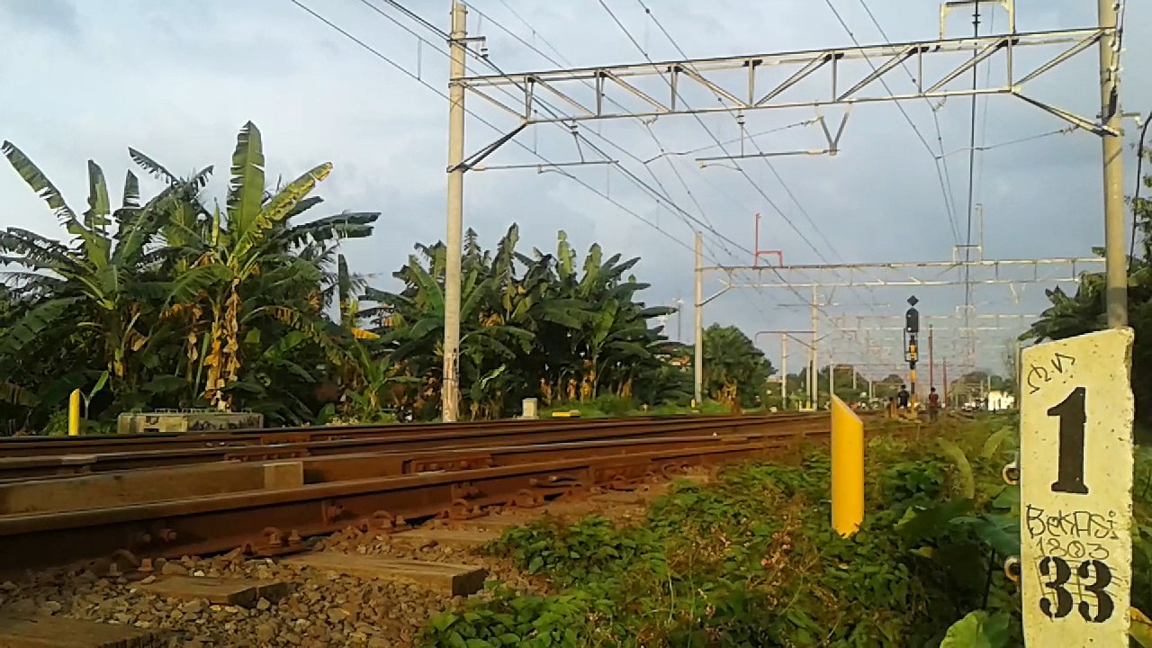 Kereta api - Lagi lagi berpala dua