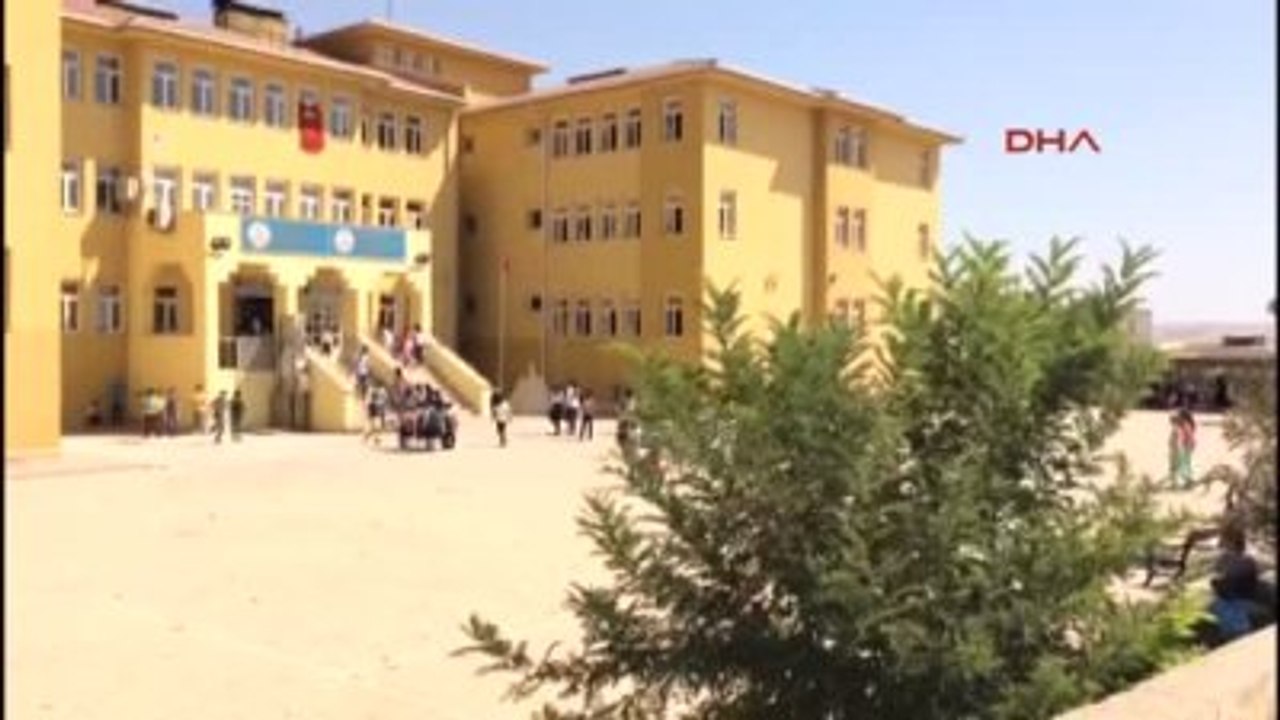 Şırnak İdil Öğrenciler, Beton Bariyerleri Arasında Okula Gitti