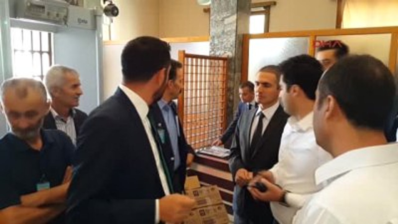 Meclis?te Basın Toplantı Salonuna Giremeyince Tuvalet Önünde Açıklama Yapıldı 3