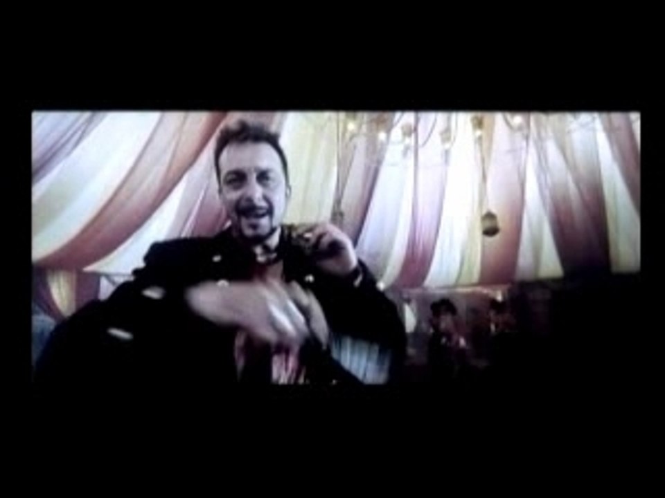 Sanjay Dutt on the Side of Yerawada Jail !!!