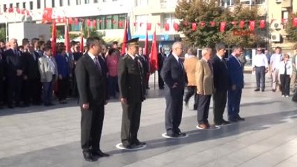 Manisa'daki Gaziler Günü Töreninde Çelenk Şaşkınlığı