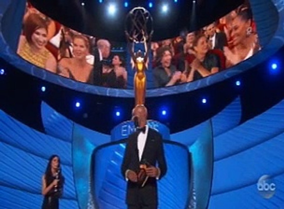 Fivepeet For The Veep! Julia Louis-Dreyfus Makes Emmys History By Winning Outstanding Lead Actress In A Comedy Series!