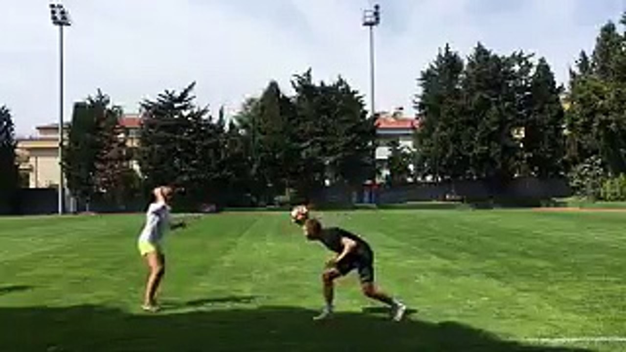 Linnes ve eşi eğleniyor