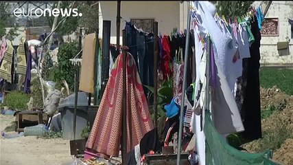 Sírios sobrevivem em campos de refugiados sem verem a luz ao fundo do túnel
