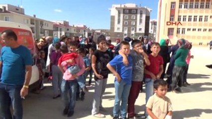 Yozgat'ta İnşaatı Bitirilemeyen Okulun Site Sakinleri Tepki Gösterdi