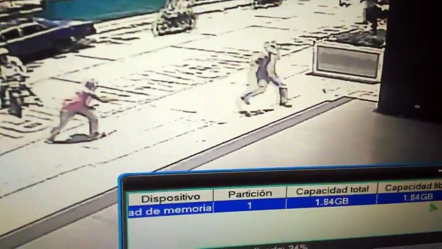 Así atacaron los colectivos la sede de la Alcaldía de Valera