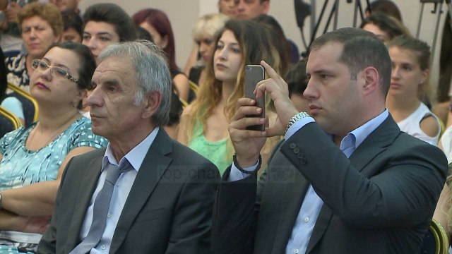 Shqipëri-Maqedoni, marrëveshje për njohjen e pensioneve - Top Channel Albania - News - Lajme