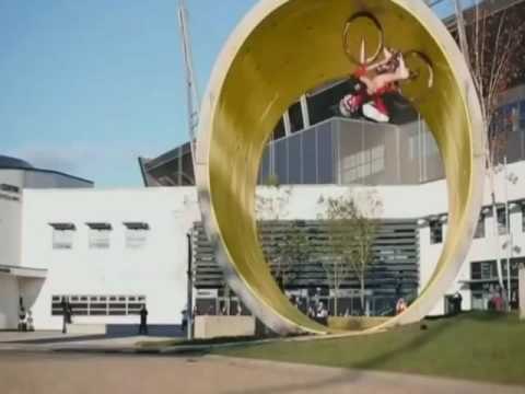 أقوى مهارات على الدراجة الهوائية في شكل مواقف و مقالب جد مضحكة