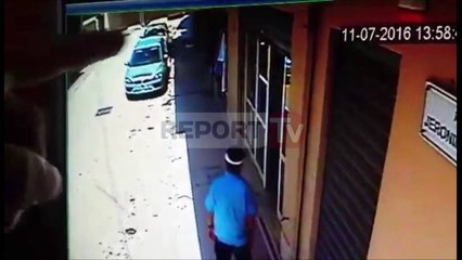 Report TV - Grabitja e bankës dje në Vlorë ja video e makinës së autorëve