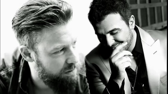 ΑΡ|Αντώνης Ρέμος & Γιάννης Βαρδής- Δωσ' μου μια αγκαλιά | (Official mp3 hellenicᴴᴰ music web promotion) Greek- f