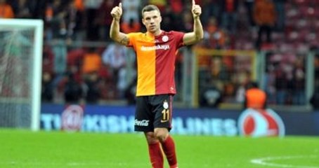 Lukas Podolski'nin Beşiktaş Derbisine Yetişmesi Zor