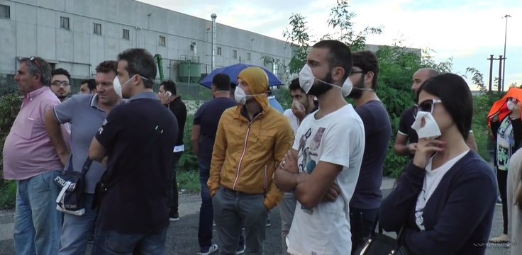 Gricignano (CE) - No alla puzza, bloccata la strada (19.09.16)