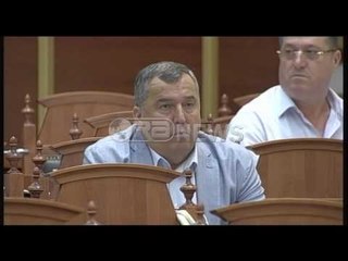 Idrizi-Blushit: I fute thikën pas shpine partisë tënde, vetëm me të varfrit s’të shoh dot