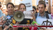 Shoqëria civile proteston për reformën në drejtësi - News, Lajme - Vizion Plus