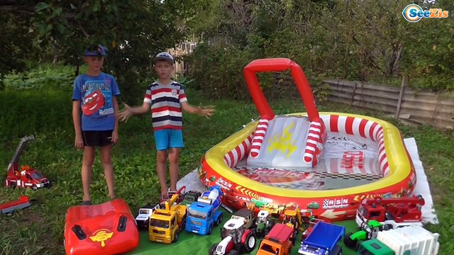 Молния Маквин Бассейн с машинками БРУДЕР Гонки в воде Игры для детей CARS Mcqueen Pool & Bruder Toy