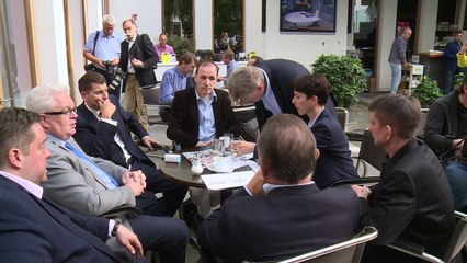 CDU und AfD ziehen nach Wahl in Berlin Bilanz