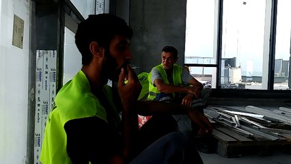 Teo Gökhan Sigaranın Dumanını Geri Çekiyo - Gökhan L