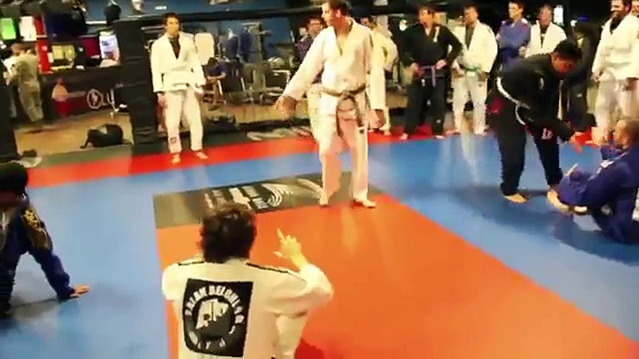 Quand un ceinture noir se fait passer pour un ceinture blanche