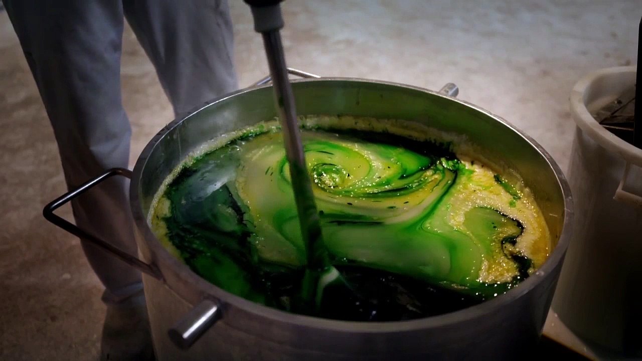 Cận cảnh quy trình làm ra kẹo gấu dẻo sẽ khiến bạn thấy buồn nôn