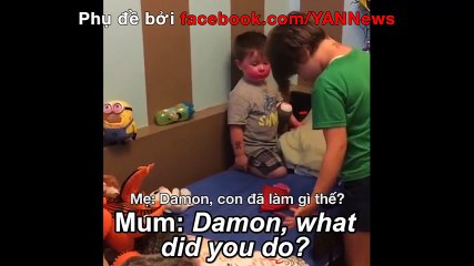 Bé trai lấy đồ của chị trang điểm và cái kết