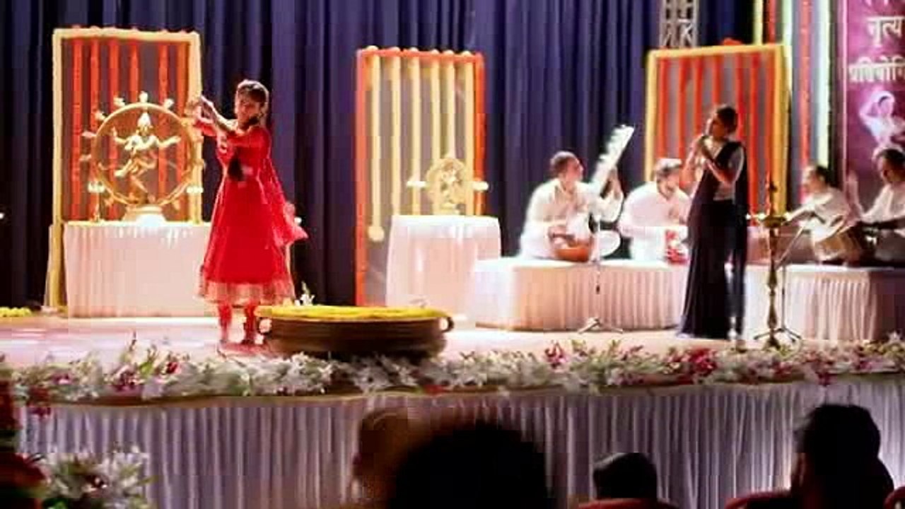 Naira dances & Akshara Sings - Yeh rishta kya kahlata hai