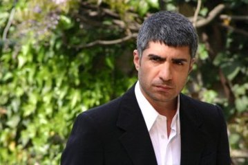 Özcan Deniz Yarı Çıplak Fotoğrafını Paylaştı, Kadın Hayranları Coştu