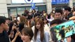 Thành viên Twice bị fan xô ngã tại sân bay