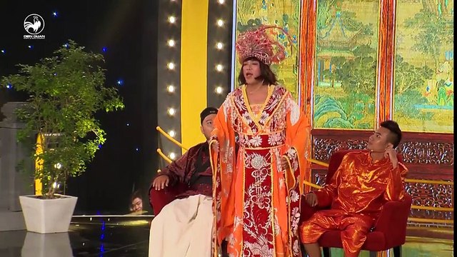 Đấu trường tiếu lâm: Trấn Thành bị chọc ngoáy việc hôn Hari Won trên vỉa hè