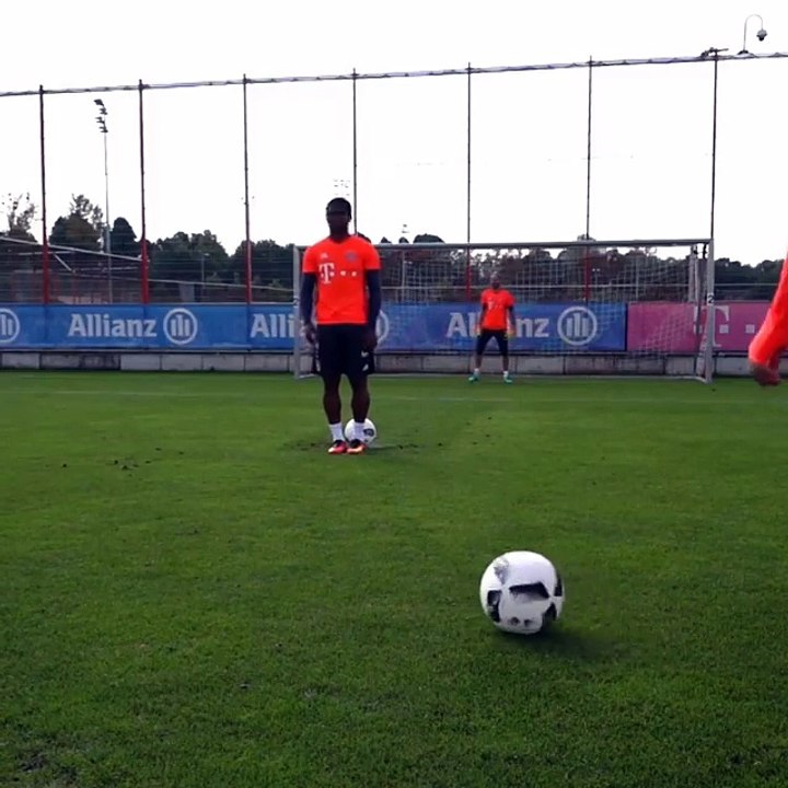 Douglas Costa penal