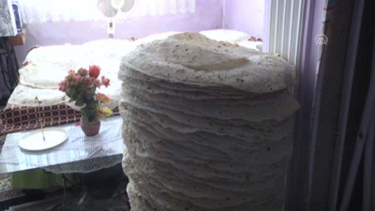 Kadınların "İmece" Usulü Kış Hazırlığı Telaşı